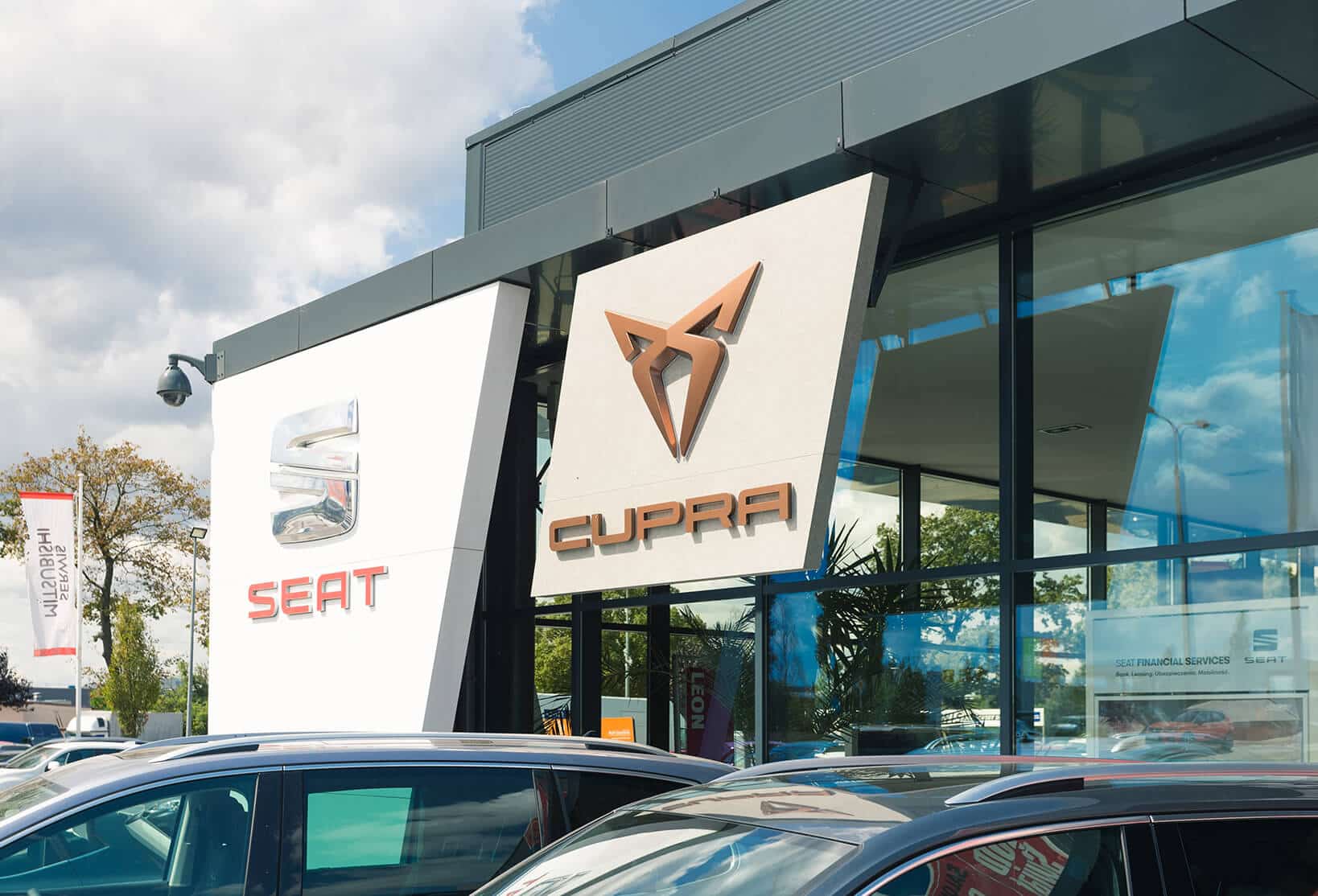 Salon CUPRA EUROMOTOR Kraków wraz z najnowszymi modelami sportowych samochodów CUPRA